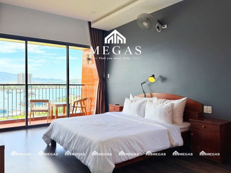Luxury 2-Bedroom Apartment with Sea View on Ton Duc Thang