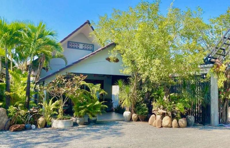 House with Garden in Kampot