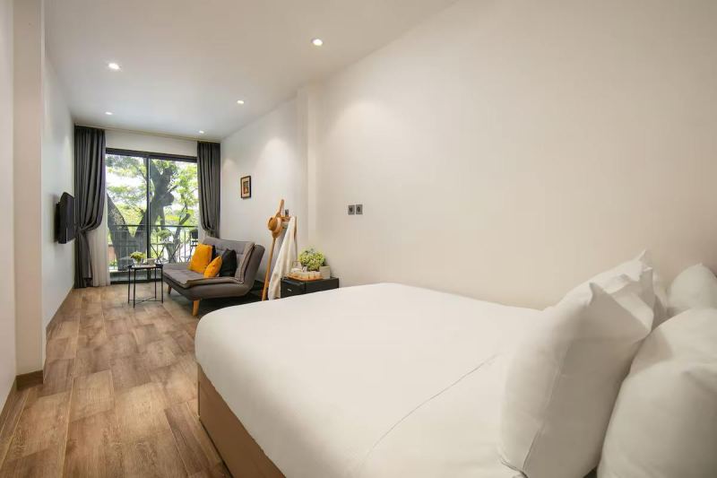1 Bedroom Apartment with Lake View in Hoan Kiem
