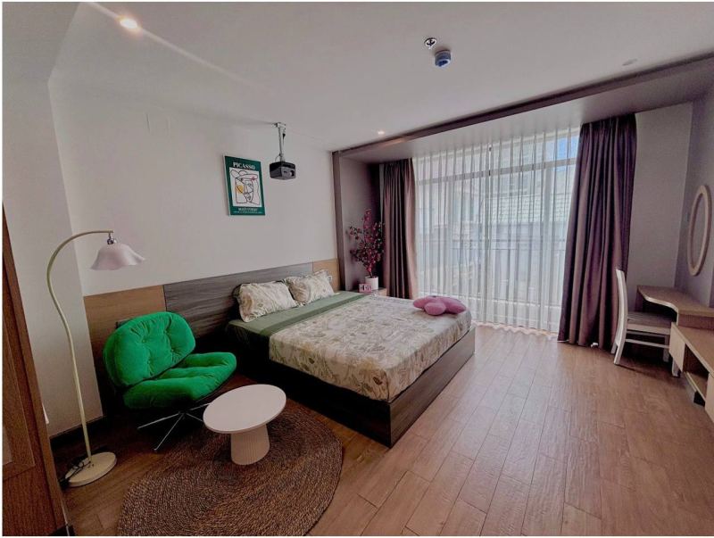 Студия с мебелью и балконом в центре Nha Trang