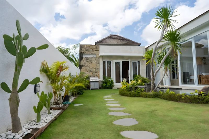3-Bedroom Villa with Large Pool in Canggu