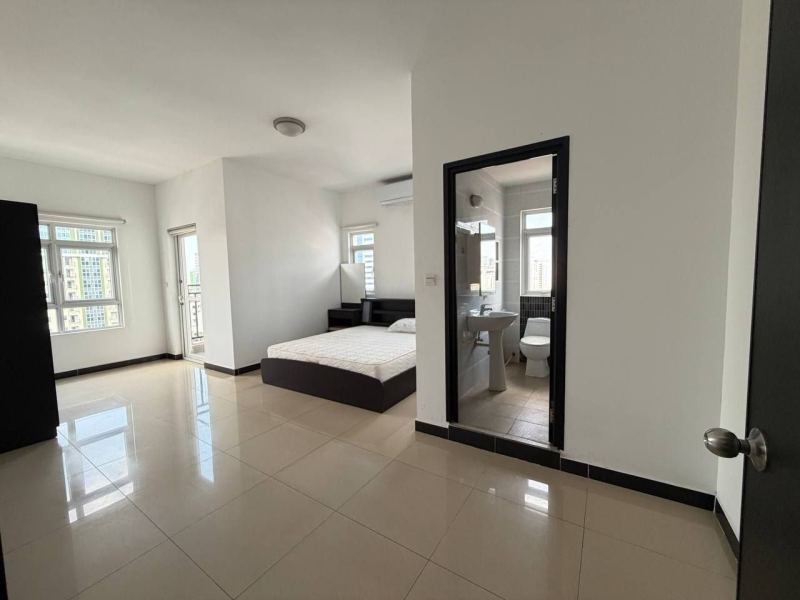 Two‑Bedroom Apartment Ly Hout Condo