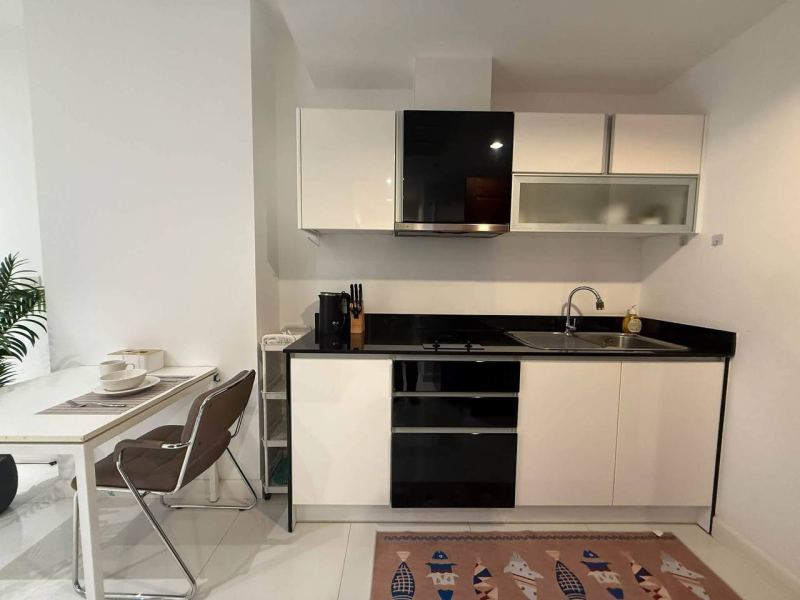 1 Bedroom Sea View Apartment Pattaya Axis