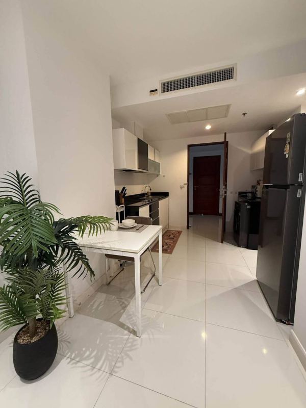 1 Bedroom Sea View Apartment Pattaya Axis