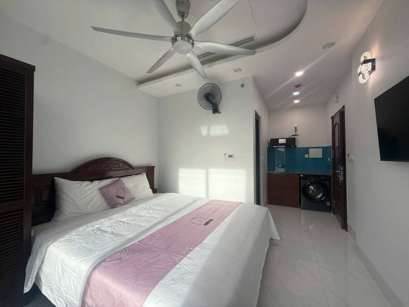 Studio Apartment with Balcony in Vinh Hoa