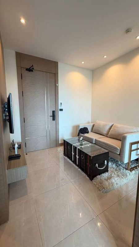 1 Bedroom Riviera Ocean Drive Condo in Pattaya