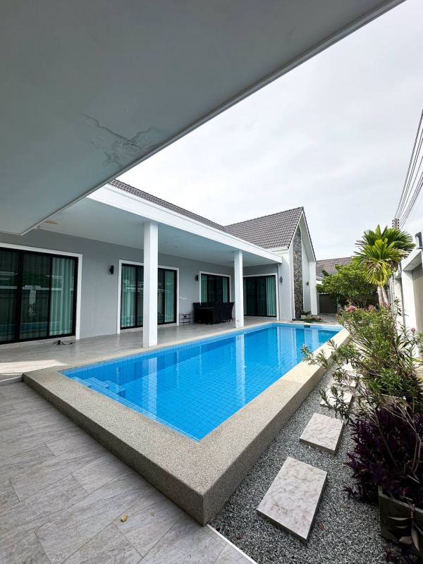 3BR Villa with Pool in Pattaya