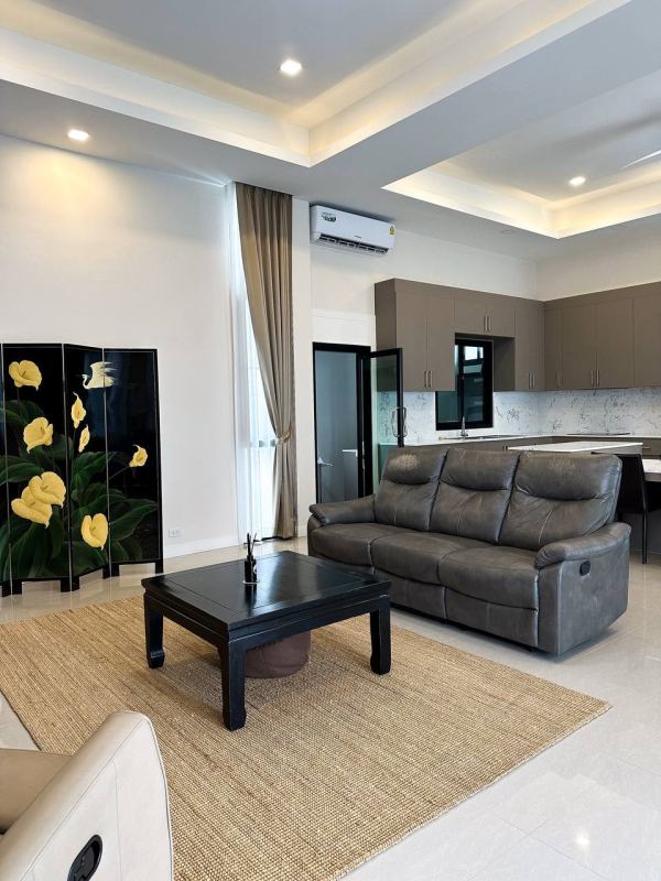 3BR Villa with Pool in Pattaya