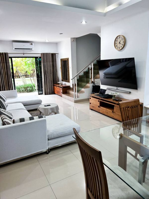 Villa in Baan Dusit View 2