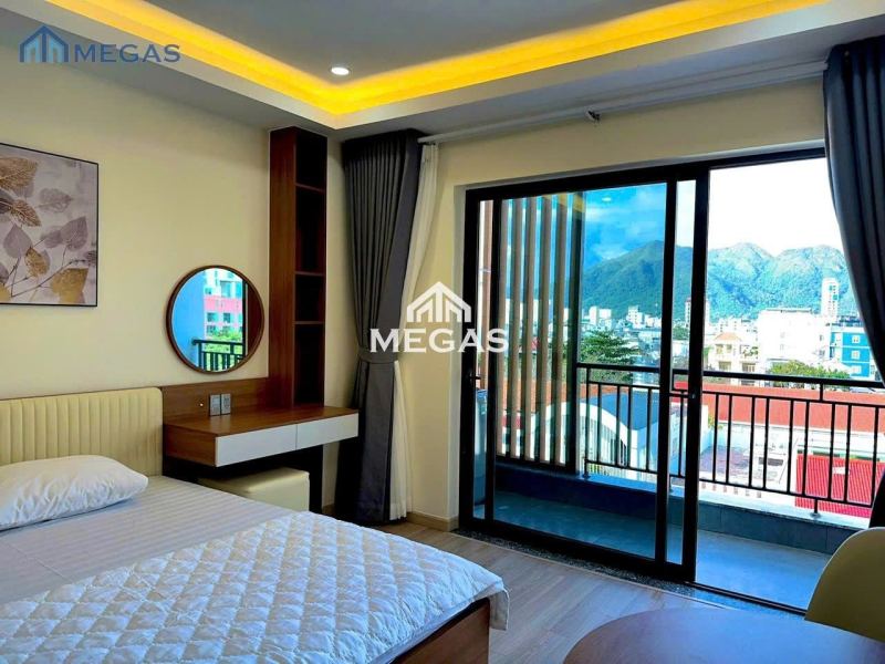 1 Bedroom Apartment with Balcony Cao Van Be
