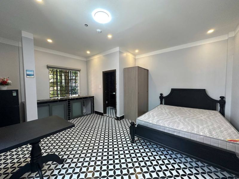 Studio with Skylight on Hoang Hoa Tham