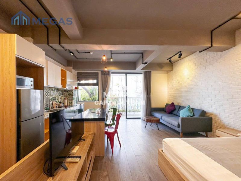Studio apartment with balcony on Tran Phu