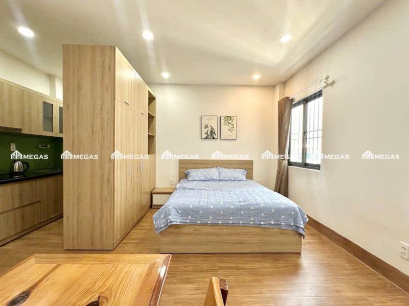 Studio apartment with balcony in Vuon Xoai