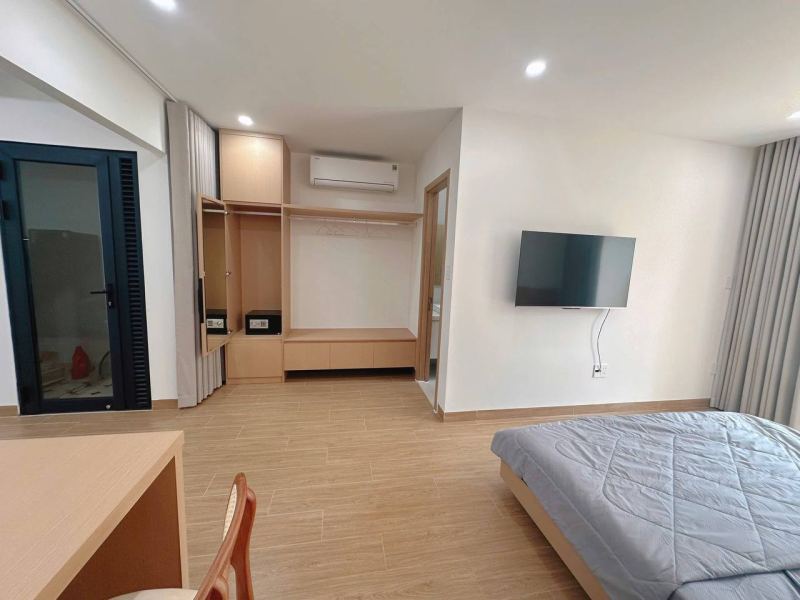 80 sqm house with garden near Hon Chong
