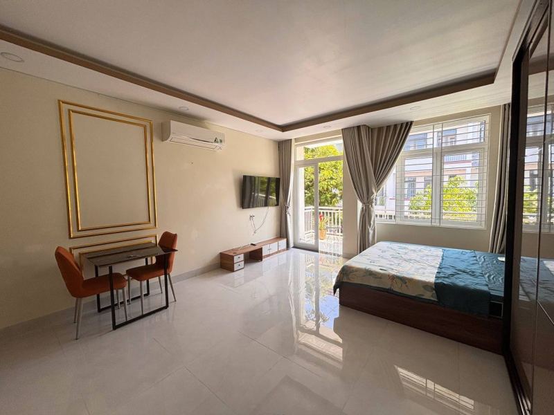 Studio with Balcony Ha Quang 1