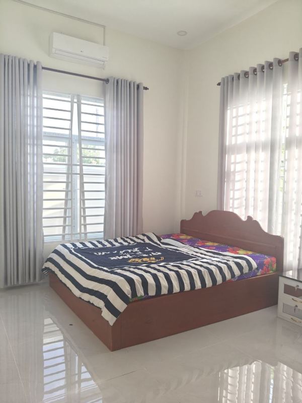 2 Bedroom Apartment with Mountain View