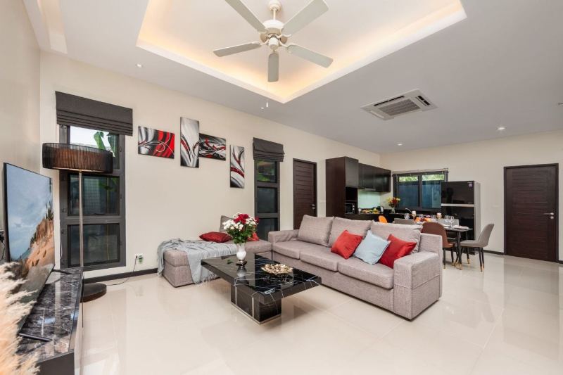 3 Bedroom Villa with Private Pool in Nai Harn