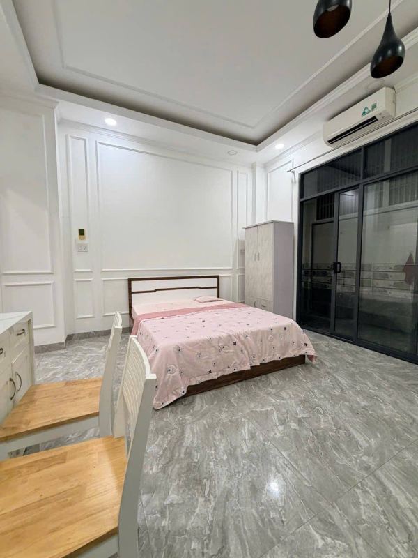 Fully Furnished Studio Apartment on Bui Phung
