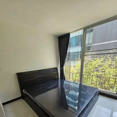 Women‑Only Room in Sathorn 11 Dental Home