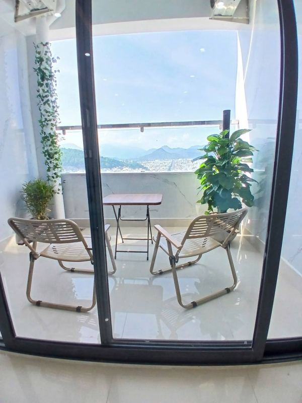 3 Bedroom Apartment in Napoleon Castle