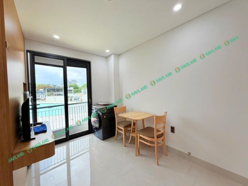 Brand-new studio building on Le Huu Trac