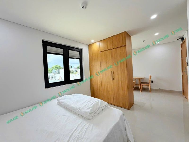 Brand-new studio building on Le Huu Trac