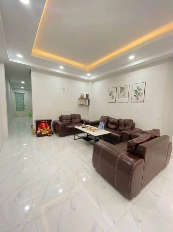 4-bedroom house near OB1