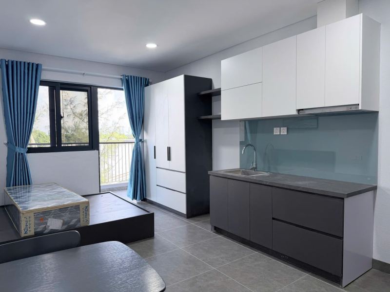 Studio Apartment with Balcony in Phan Huy Chu