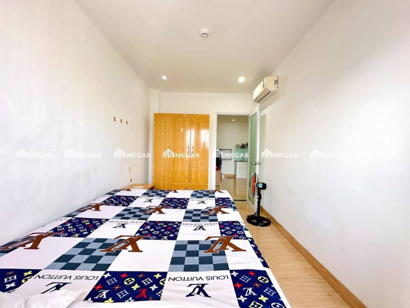 2 Bedroom Apartment with Balcony in Ha Quang 2