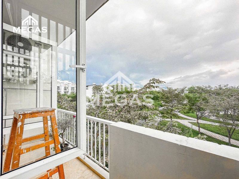 2 Bedroom Apartment with Balcony in Ha Quang 1