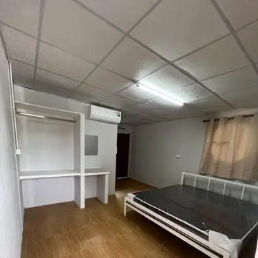 Room in Khlong Luang, Bangkok