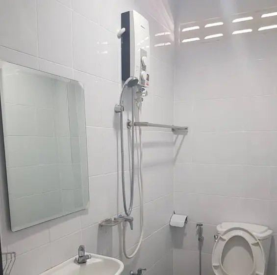 Room on Borommaratchachonnani Road