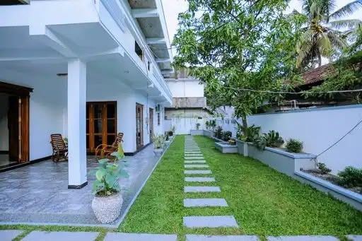 Новая вилла с 3 спальнями в Weligama