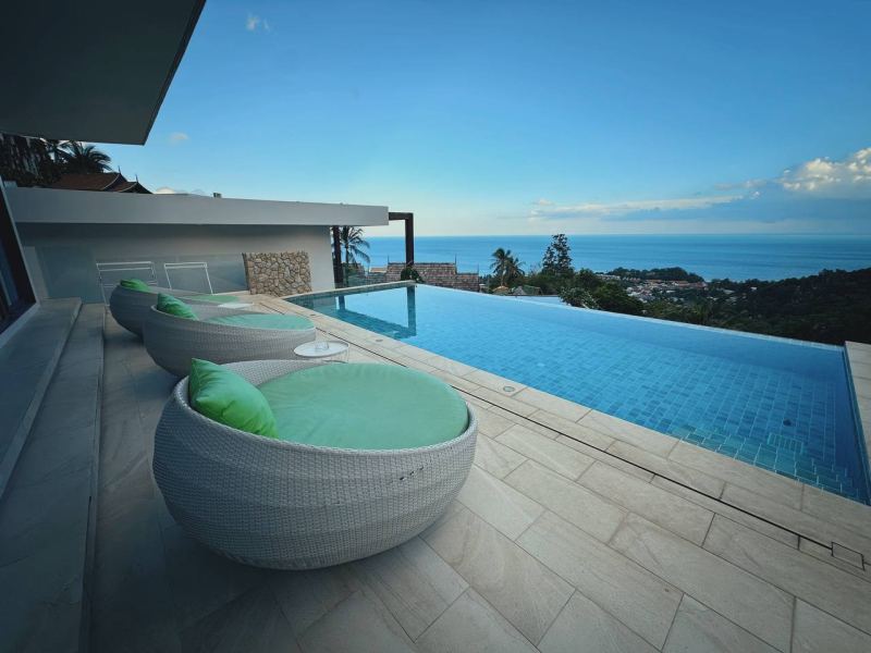 3-Bedroom Villa with Infinity Pool in Lamai