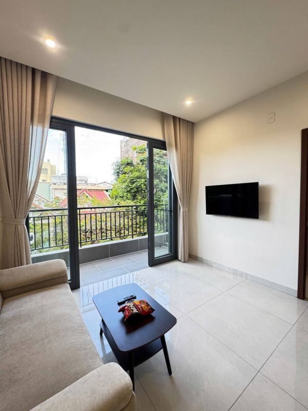 Pet-Friendly 1BR Apartment on Vo Nhu Hung Street