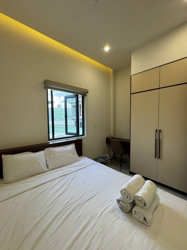 Pet-Friendly 1BR Apartment on Vo Nhu Hung Street