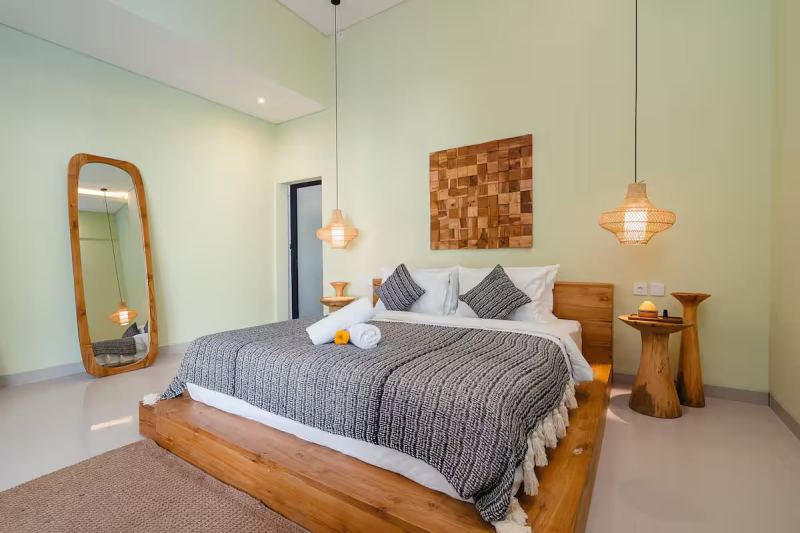 Modern 3-Bedroom Villa with Closed Living Room in Canggu