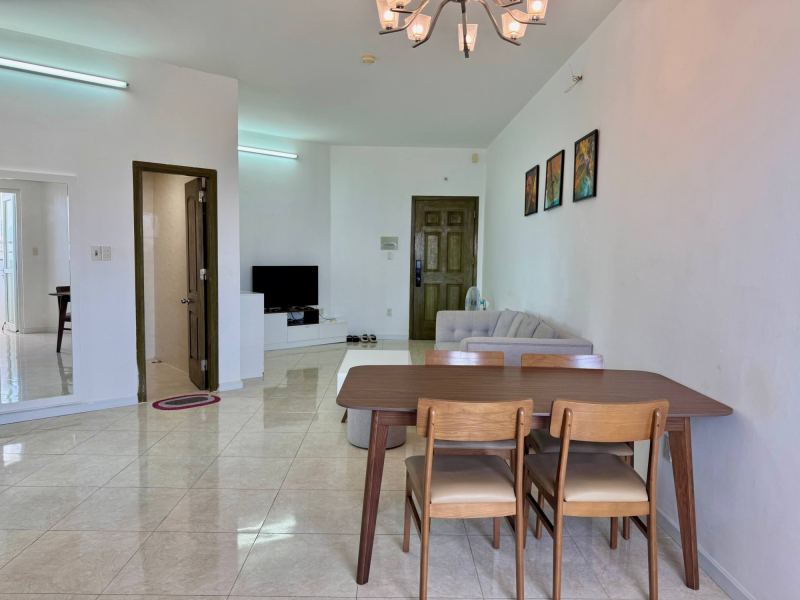 2BR Corner Apartment with Sea View in Muong Thanh 04