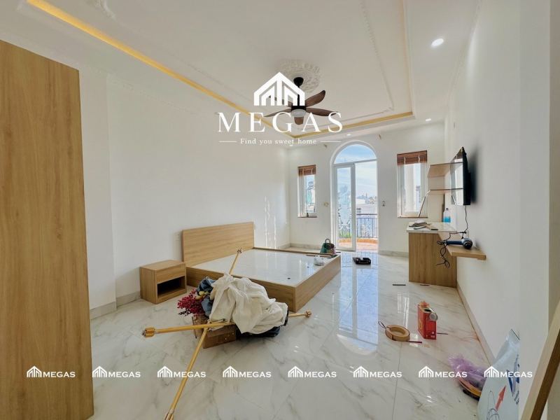 1BR Apartment on Trieu Quang Phuc Street
