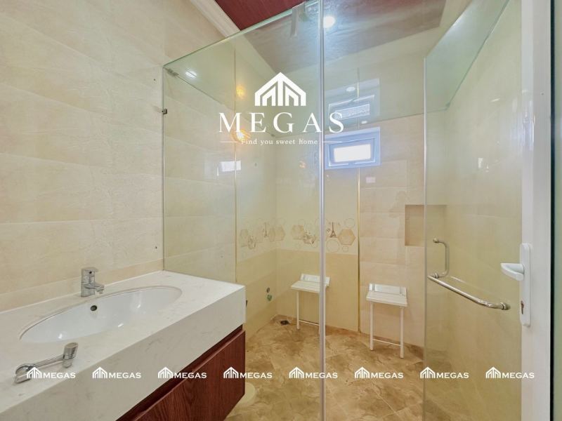 1BR Apartment on Trieu Quang Phuc Street