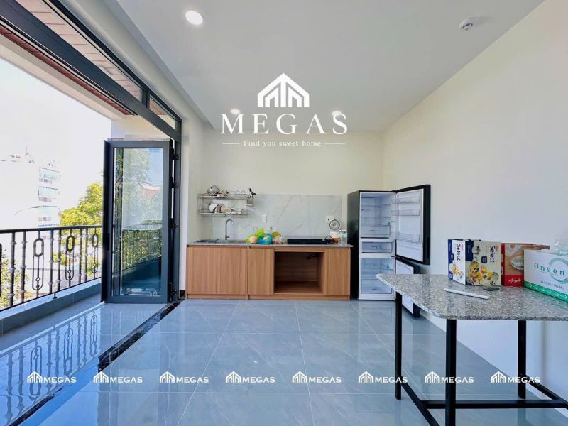 1BR Apartment with South-Facing Balcony