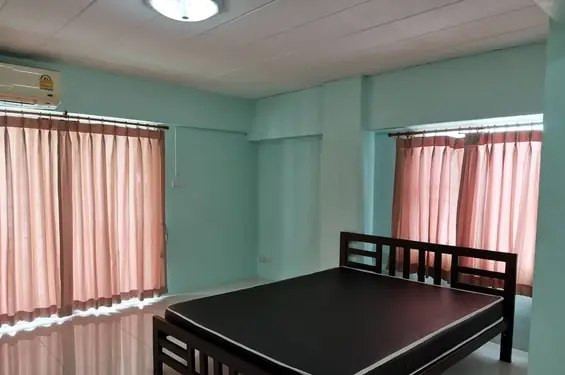 Studio Apartment at Siam I.B. Apartment