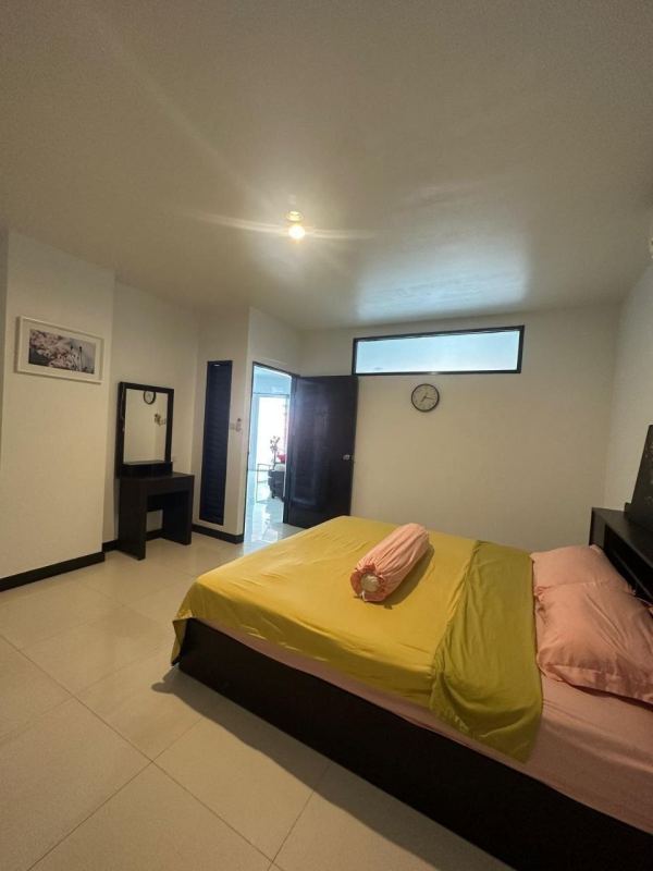 2-Bedroom Apartment in Jomtien Plaza Residence
