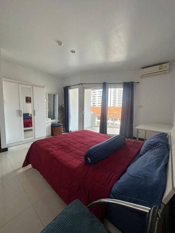 2-Bedroom Apartment in Jomtien Plaza Residence