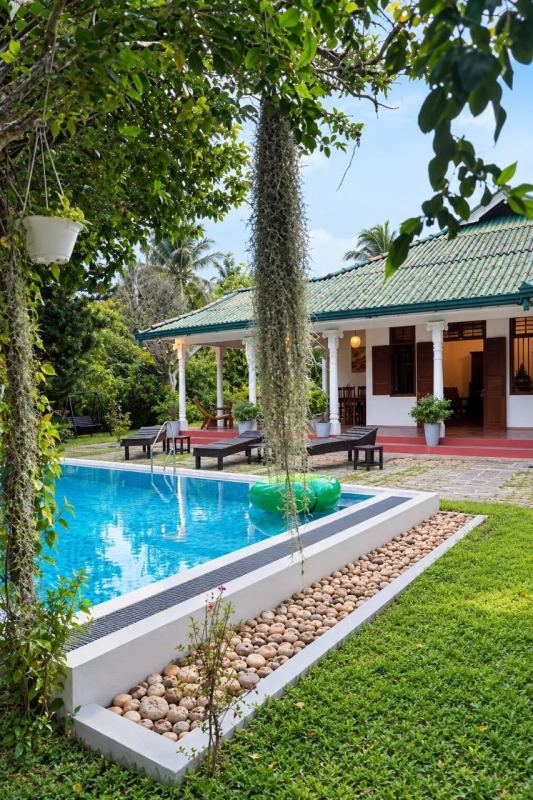 Renovated 4BR Villa with pool in Hikkaduwa