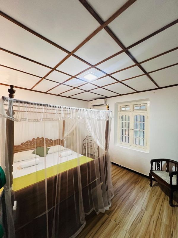 Renovated 4BR Villa with pool in Hikkaduwa