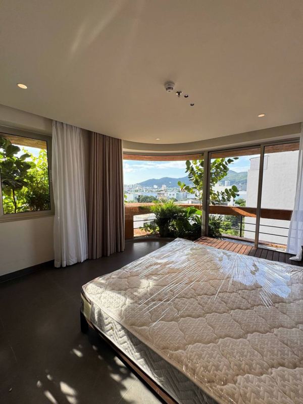 Brand-New 1-Bedroom Apartment on Pham Van Street, Son Tra