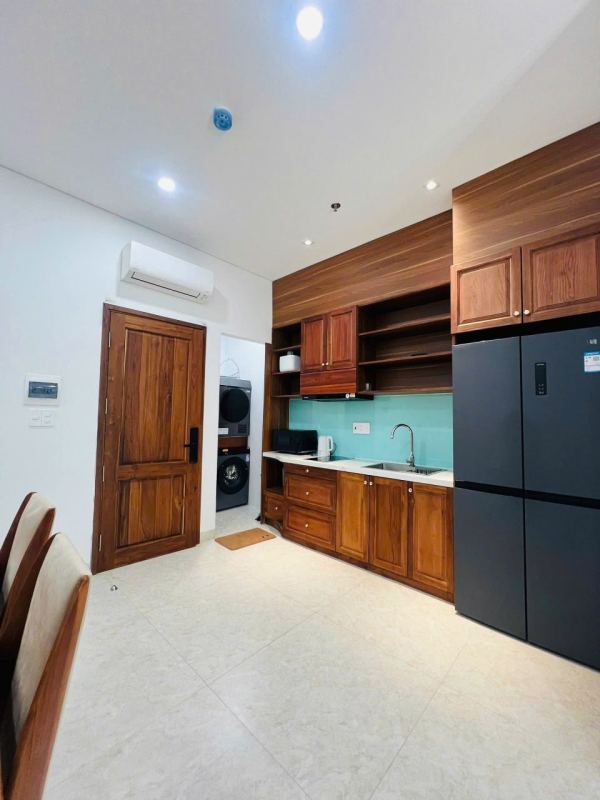 1-Bedroom Apartment with Balcony on Ngo Thi Si Street