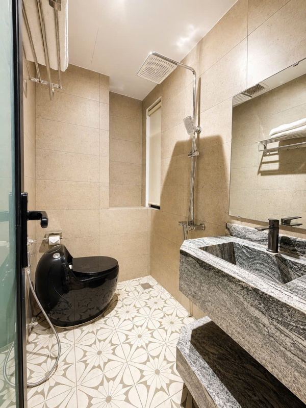 Spacious Studio Room on Tran Hung Dao Street