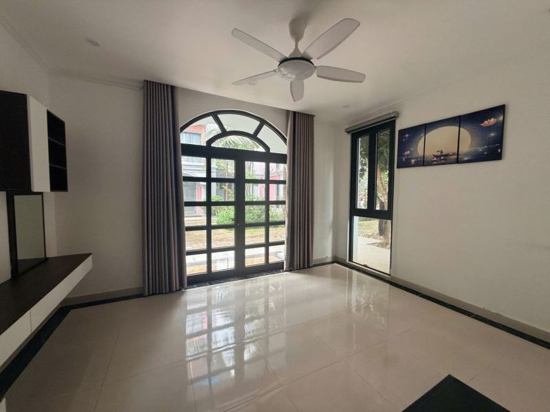 Five-Bedroom Villa in Sonasea